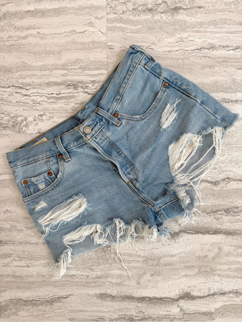 LEVI’S 501 Cutoff Denim Shorts